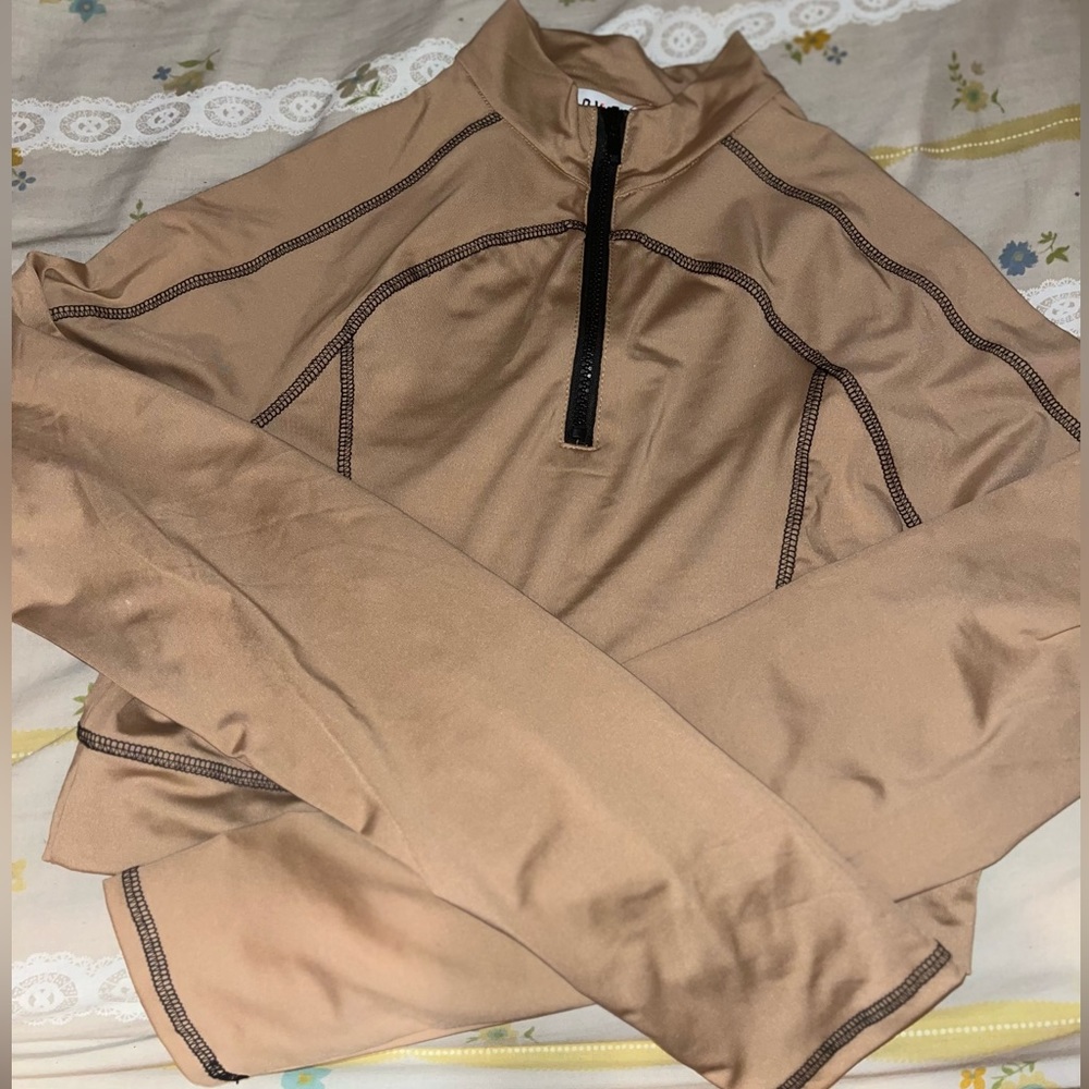 a long sleeve shirt ( crop top )